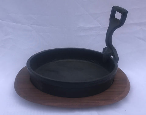 ROUND SIZZLER WITH WOODEN BASE (SET) 9"